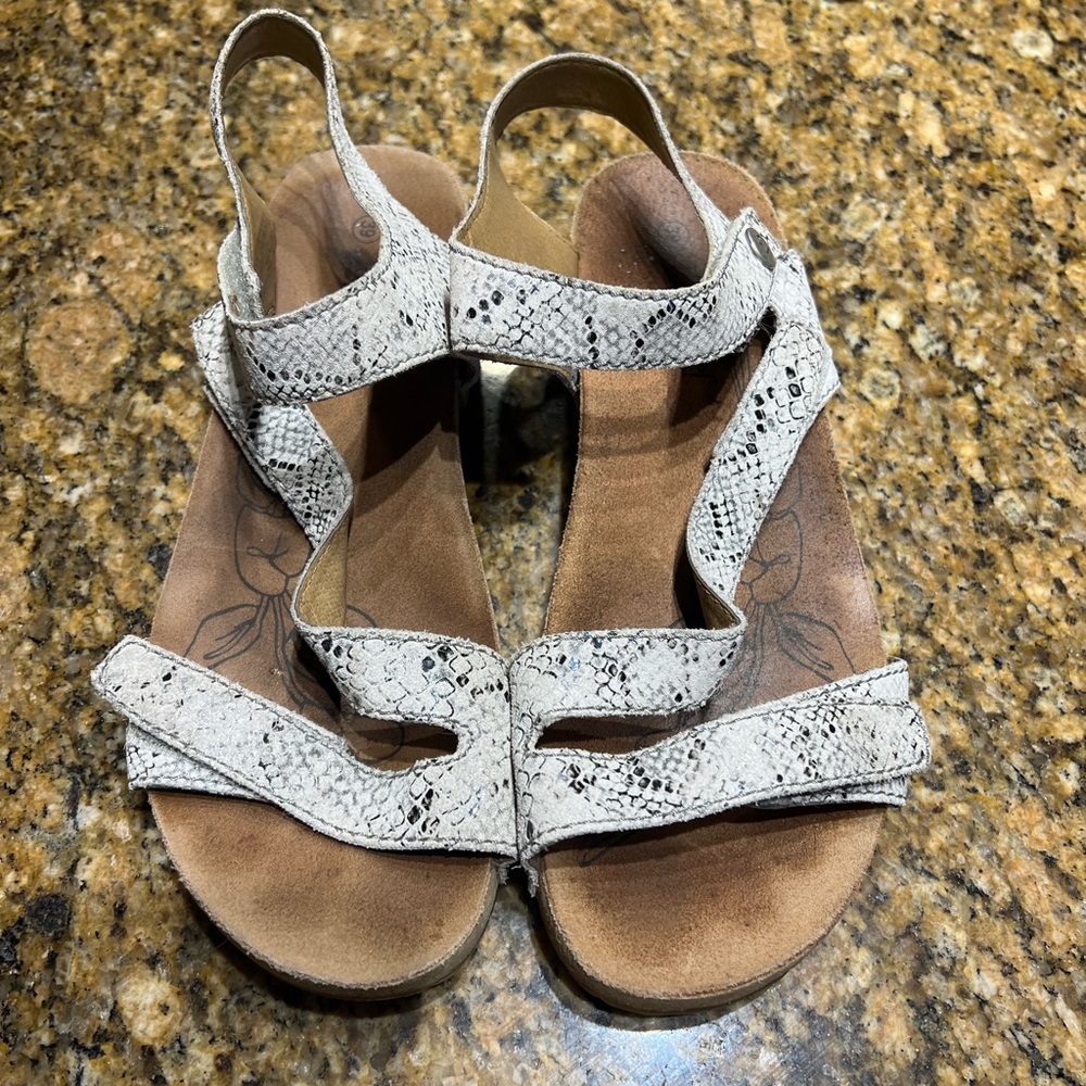 JOSEF SEIBEL WOMENS SIZE 39